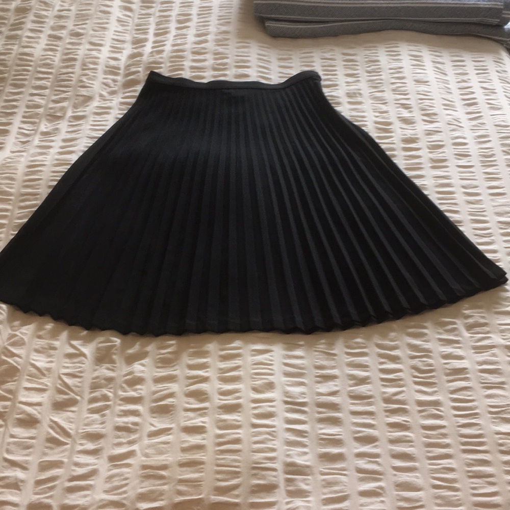 SOLD Gap pleated skirt. Size M. NWOT